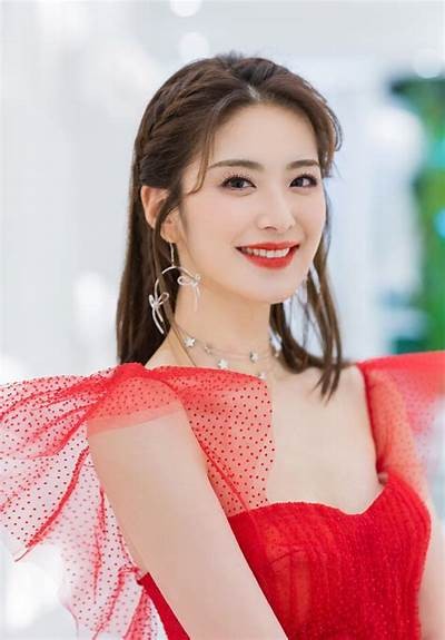 抖阴视频大揭秘：女神主持人背后的秘密与精彩瞬间