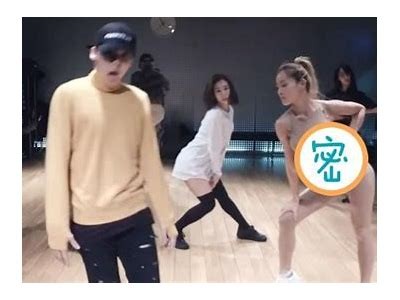 女团抖阴舞：绝美舞姿引领时尚潮流，网友热议纷纷